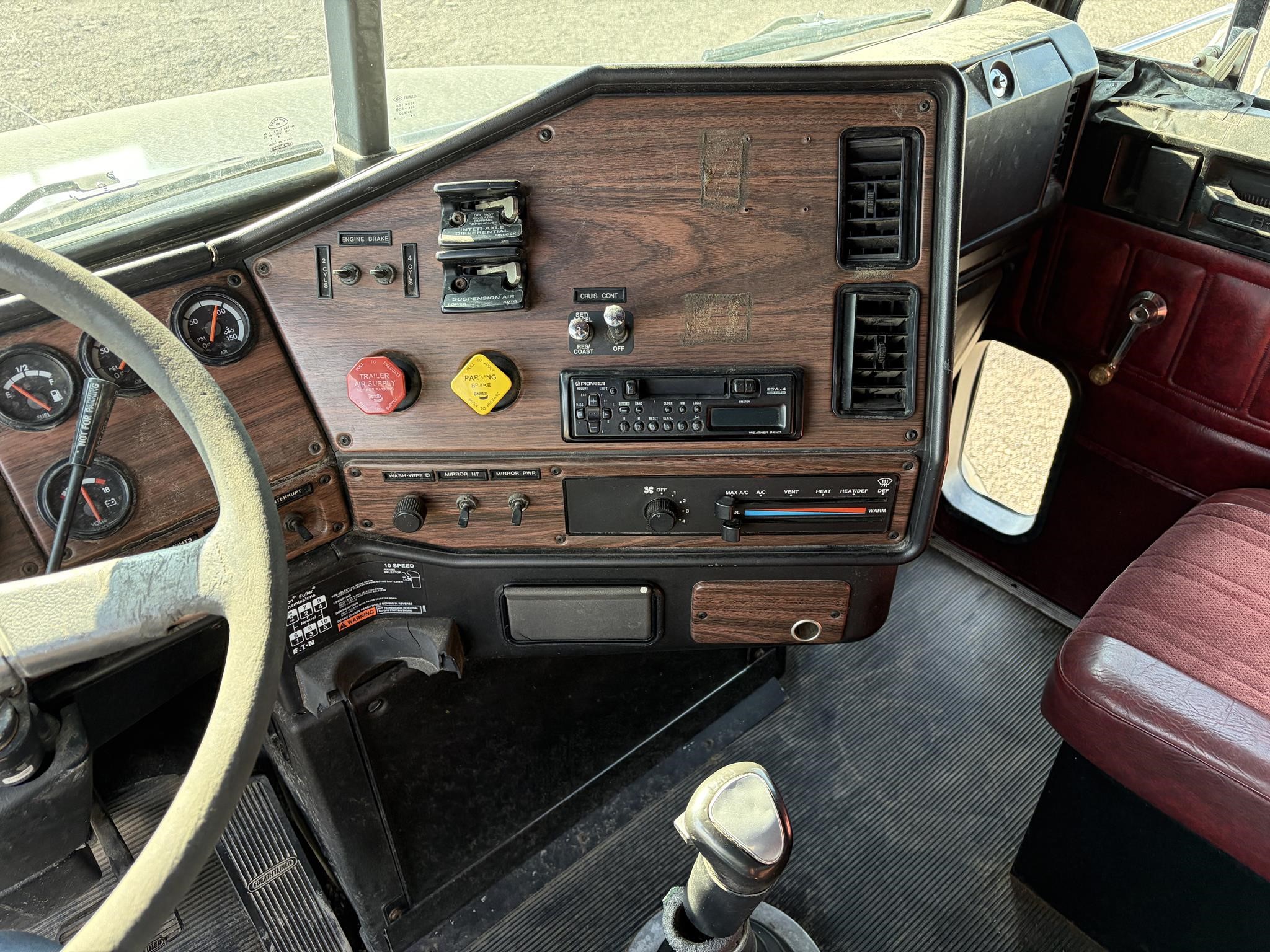 1999 FREIGHTLINER FLD112 11043982054 1999 FREIGHTLINER FLD112 11043982054