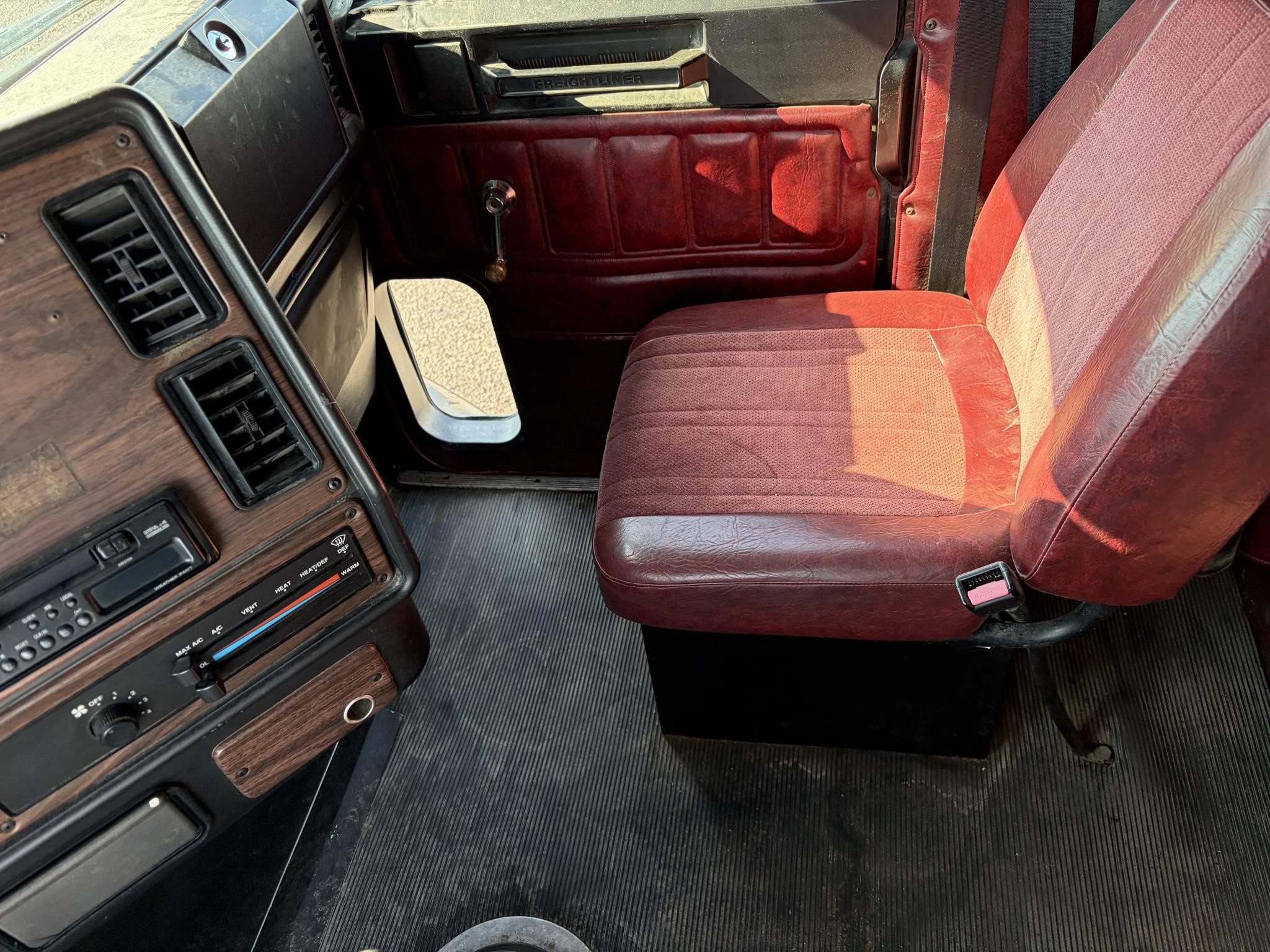 1999 FREIGHTLINER FLD112 11043982069 1999 FREIGHTLINER FLD112 11043982069
