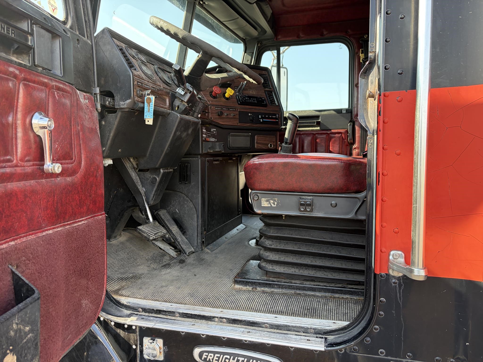1999 FREIGHTLINER FLD112 11043982090 1999 FREIGHTLINER FLD112 11043982090