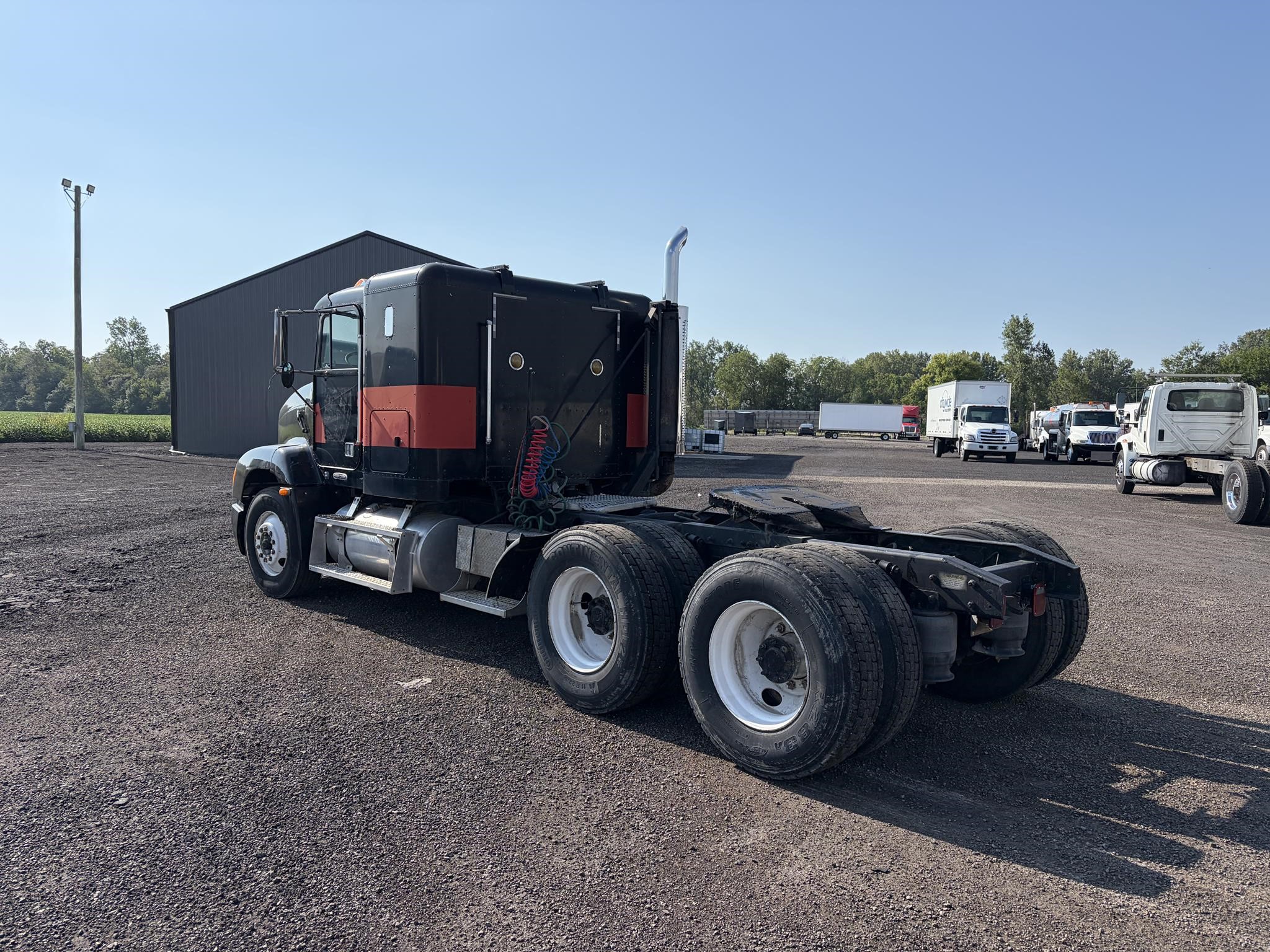 1999 FREIGHTLINER FLD112 11043982135 1999 FREIGHTLINER FLD112 11043982135