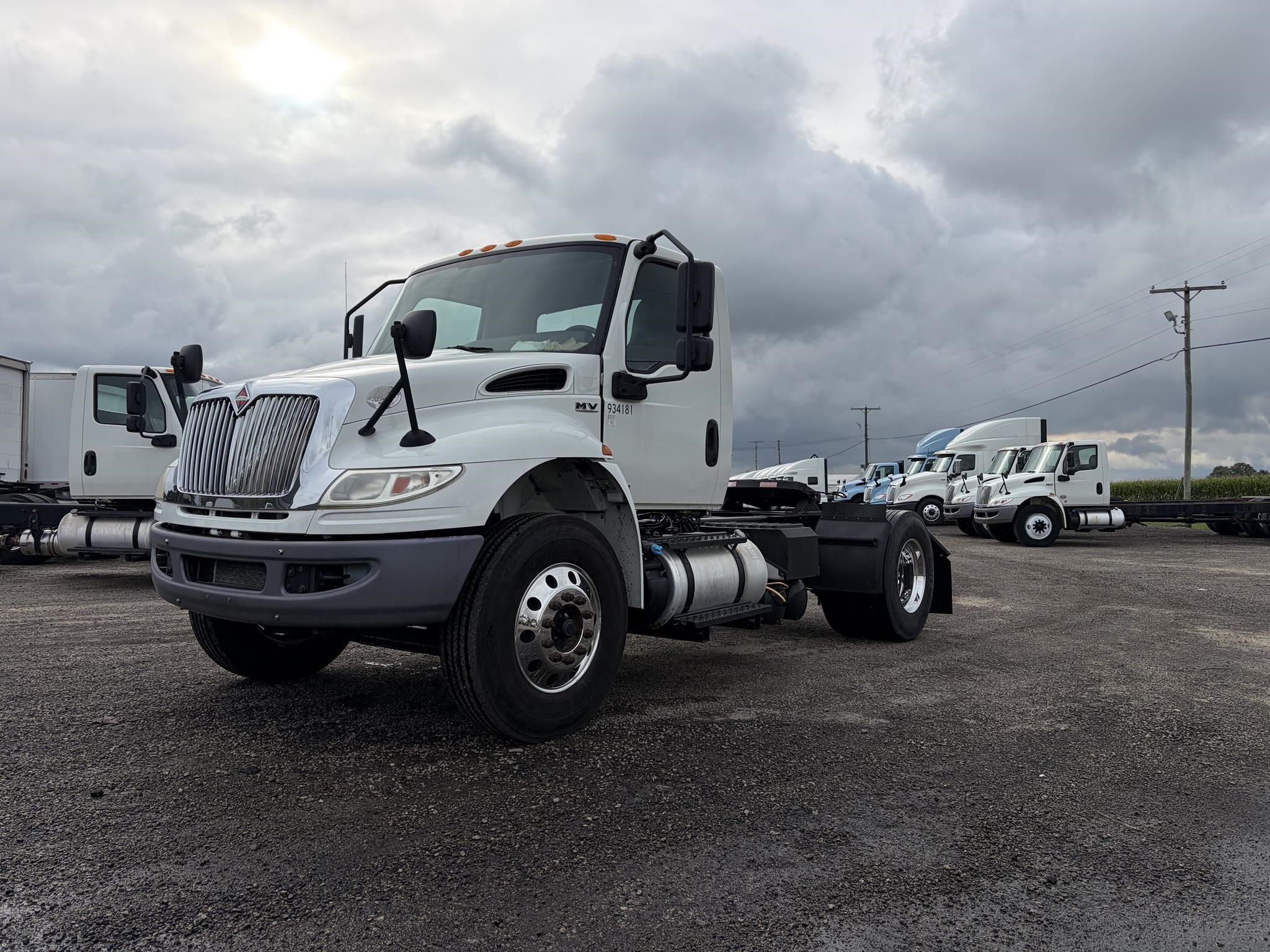 2019 INTERNATIONAL MV 2019 INTERNATIONAL MV - image 2 of 6