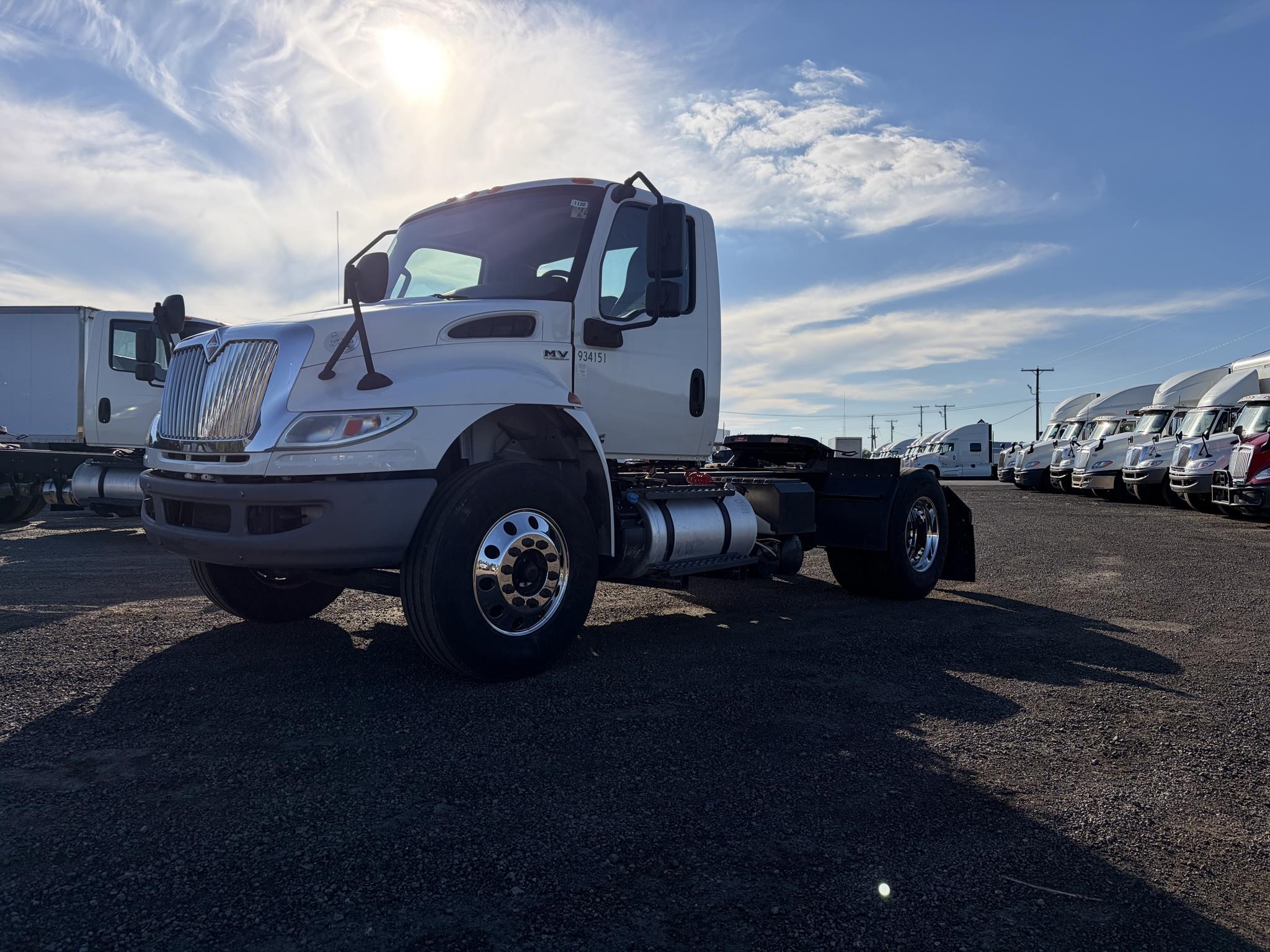 2019 INTERNATIONAL MV 2019 INTERNATIONAL MV - image 2 of 6