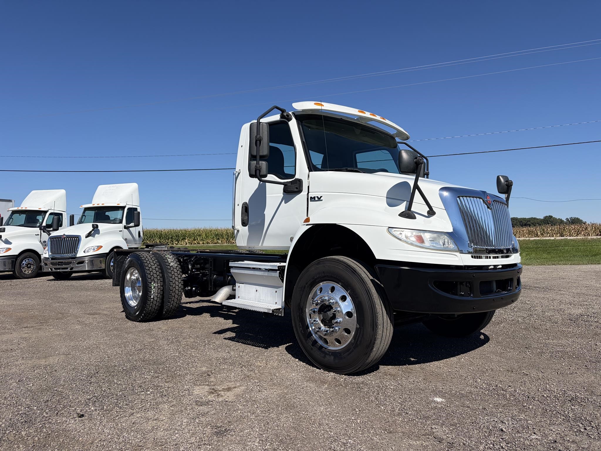 2021 INTERNATIONAL MV 2021 INTERNATIONAL MV - image 2 of 6
