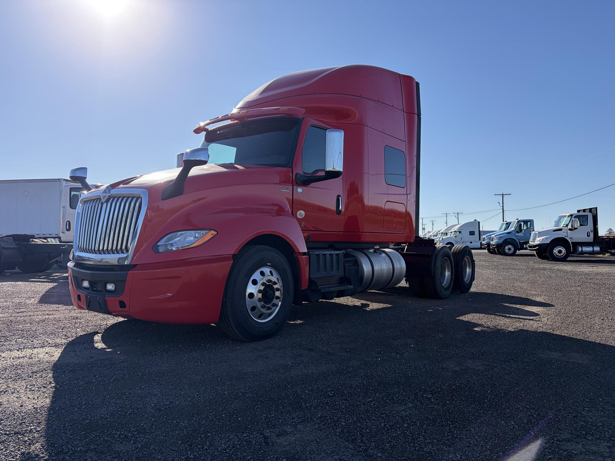 2022 INTERNATIONAL LT 2022 INTERNATIONAL LT - image 2 of 6